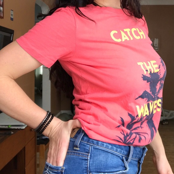 Bright pink graphic tee - Picture 3 of 5